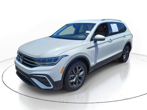 Opal White Pearl 2023 Volkswagen Tiguan 2.0T SE