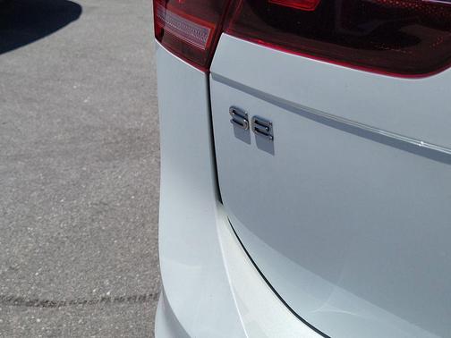 Opal White Pearl 2023 Volkswagen Tiguan 2.0T SE