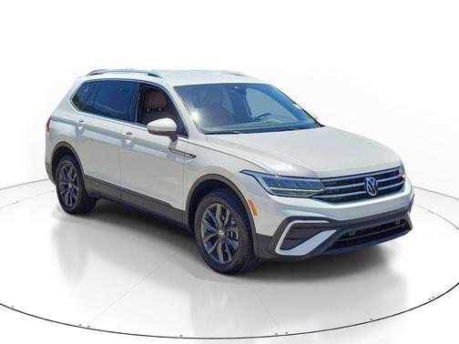 Opal White Pearl 2023 Volkswagen Tiguan 2.0T SE