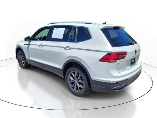 Opal White Pearl 2023 Volkswagen Tiguan 2.0T SE