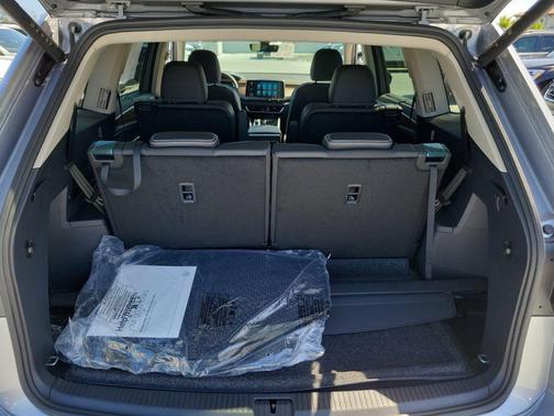 silver mist metallic 2026 Volkswagen Atlas 2.0T SE w/Technology