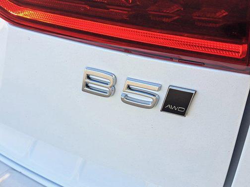 2026 Volvo XC60 B5 Core