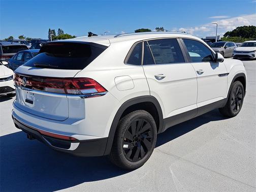 2026 Volkswagen Atlas Cross Sport 2.0T SE w/Technology