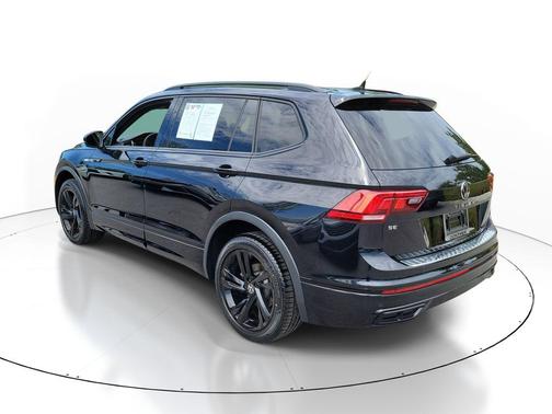 Deep Black Pearl 2023 Volkswagen Tiguan 2.0T SE R-Line Black