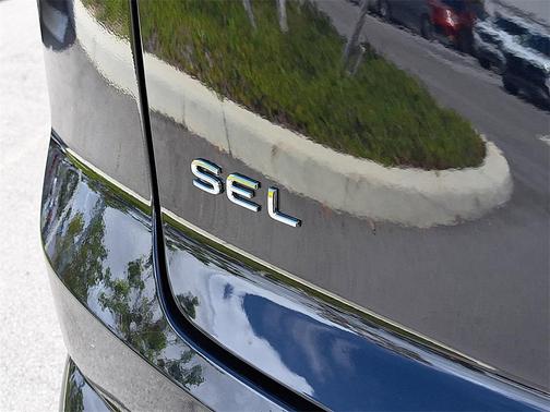 2025 Volkswagen Atlas Cross Sport 2.0T SEL