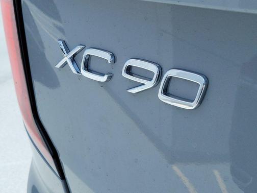 Vapour Grey Metallic 2026 Volvo XC90 Plus, B6 AWD Gas (mild hybrid), Gasoline, Bright, 6 Seats