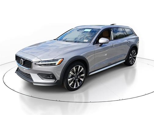 2026 Volvo V60 Cross Country Ultra, B5 AWD Gas (mild hybrid)