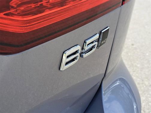 2026 Volvo V60 Cross Country Ultra, B5 AWD Gas (mild hybrid)