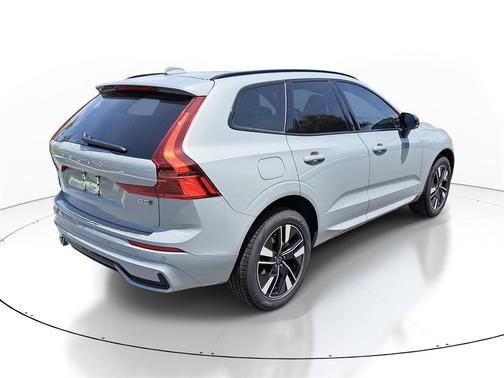 2026 Volvo XC60 B5 Core