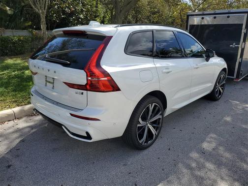 2025 Volvo XC60 B5 Ultra
