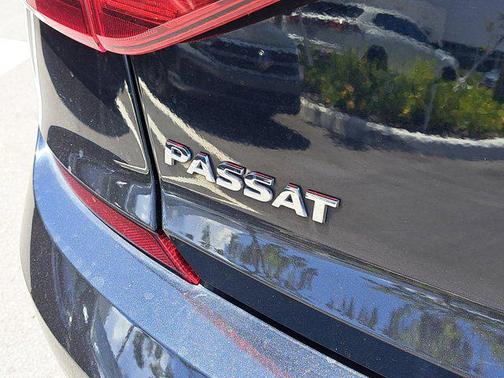 2019 Volkswagen Passat 2.0T Wolfsburg Edition