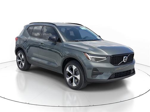 2026 Volvo XC40 B4 Core