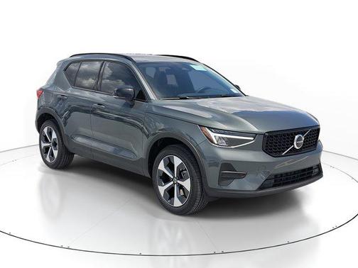 2026 Volvo XC40 B4 Core
