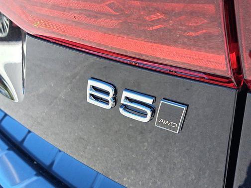2026 Volvo XC60 B5 Core