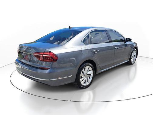 2018 Volkswagen Passat 2.0T SE
