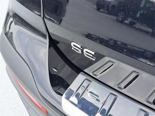 2025 Volkswagen Taos 1.5T SE Black