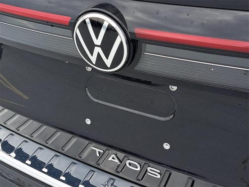 2025 Volkswagen Taos 1.5T SE Black