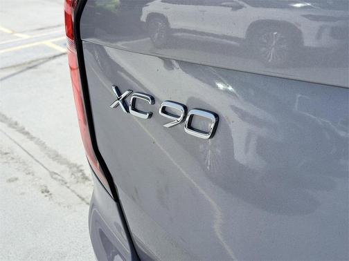 2026 Volvo XC90 B5 Plus 7-Seater