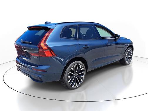 2026 Volvo XC60 B5 Ultra