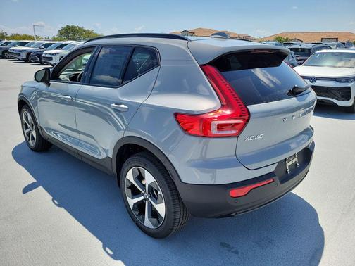 Vapour Grey Metallic 2026 Volvo XC40 Plus, B5 AWD Gas (mild hybrid), Dark