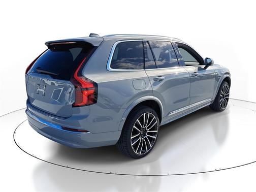 2026 Volvo XC90 B5 Plus 7-Seater