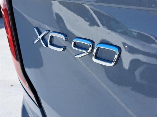 2026 Volvo XC90 B5 Plus 7-Seater