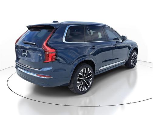 2026 Volvo XC90 B5 Core