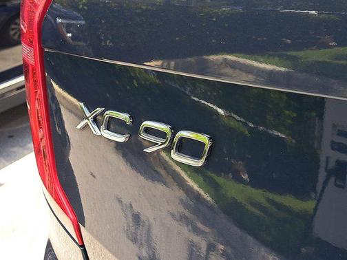 2024 Volvo XC90 B5 Core Bright Theme