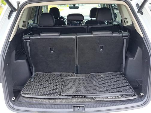 2023 Volkswagen Atlas 3.6L SE w/Technology