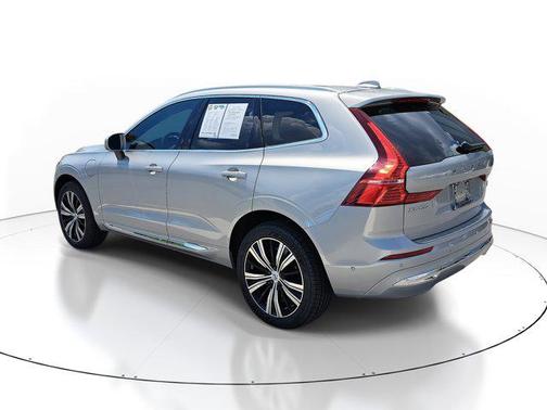 2023 Volvo XC60 Recharge Plug-In Hybrid T8 Plus Bright Theme