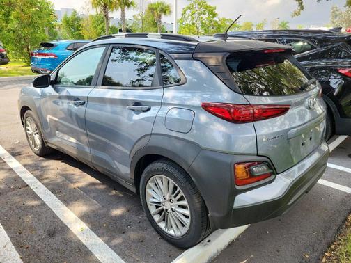 Sonic Silver w/Black Roof 2019 Hyundai KONA SEL