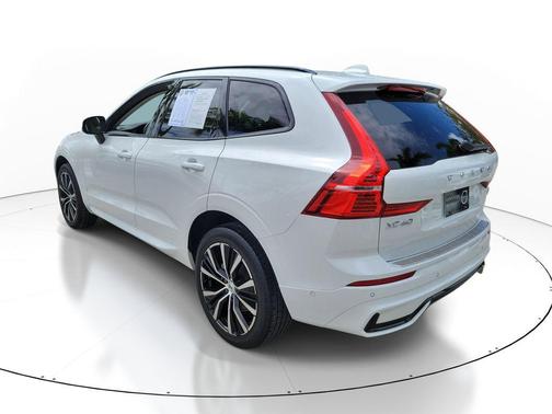 Crystal White Metallic 2024 Volvo XC60 B5 Plus Dark Theme