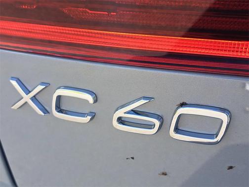2026 Volvo XC60 B5 Core