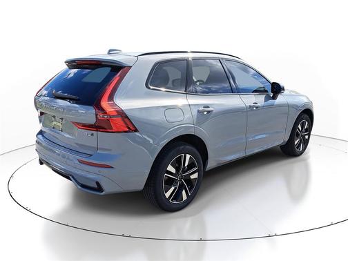2026 Volvo XC60 B5 Core