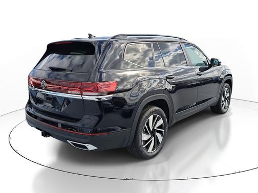 Deep Black Pearl 2026 Volkswagen Atlas 2.0T SE w/Technology