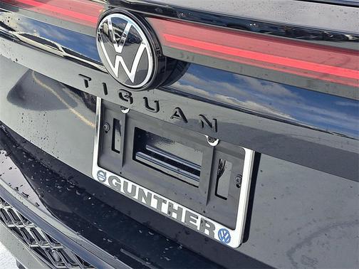 2025 Volkswagen Tiguan 2.0T SE R-Line Black