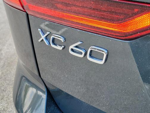 Forest Lake 2026 Volvo XC60 B5 Core