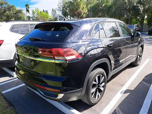 2022 Volkswagen Atlas Cross Sport 2.0T SE