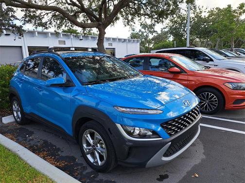 2022 Hyundai KONA SEL