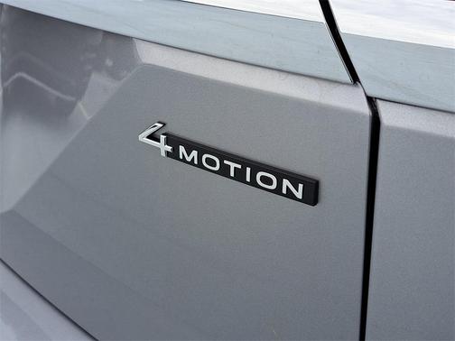 2025 Volkswagen Atlas 2.0T SE w/Technology 4MOTION