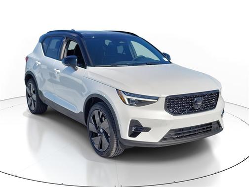 2026 Volvo XC40 Black Edition Ultra, B5 AWD Gas (mild hybrid)