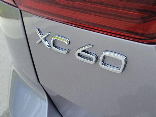 Aurora Silver 2026 Volvo XC60 B5 Core