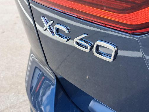 Denim Blue Metallic 2026 Volvo XC60 B5 Ultra