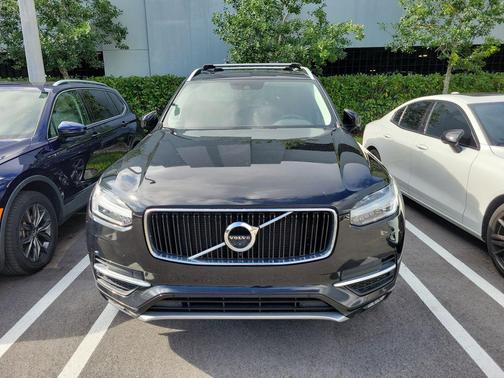 2018 Volvo XC90 T5 Momentum