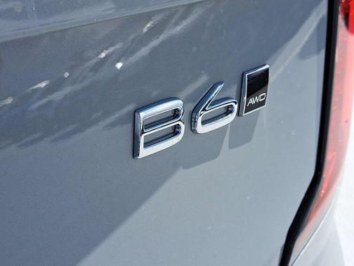 2026 Volvo XC90 Ultra, B6 AWD Gas (mild hybrid), Gasoline, Bright, 7 Seats