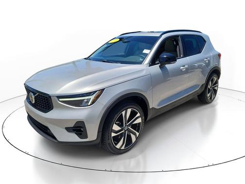 Silver Dawn Metallic 2023 Volvo XC40 B5 Plus Dark Theme