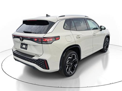 2026 Volkswagen Tiguan 2.0T SEL R-Line 4MOTION