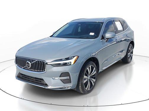 2023 Volvo XC60 B5 Ultimate Dark Theme