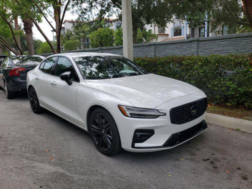 Crystal White Metallic 2024 Volvo S60 B5 Plus Black Edition