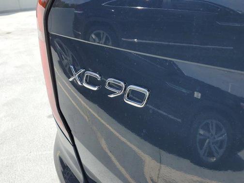 2025 Volvo XC90 B6 Plus 7-Seater